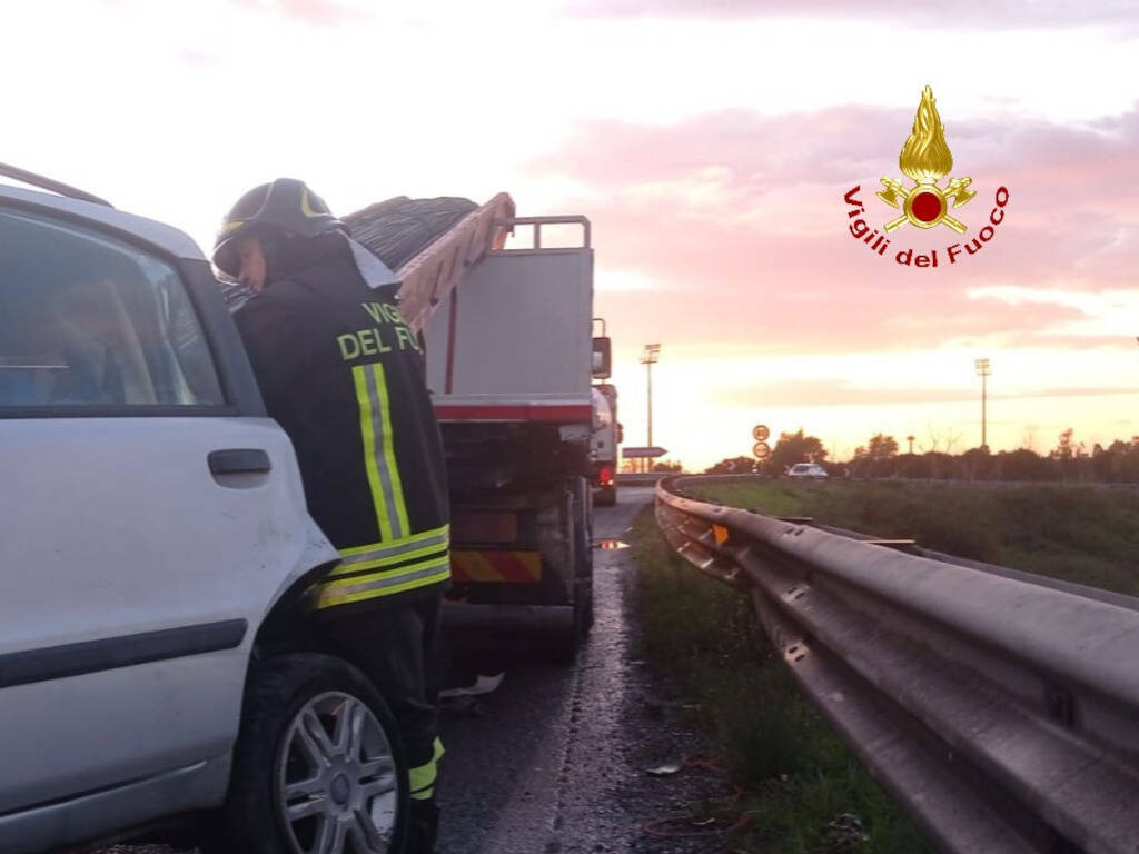 Casal Di Principe Incidente Sulla Ss Bis Persone In Ospedale