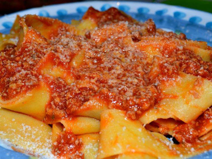 paccheri con ragù