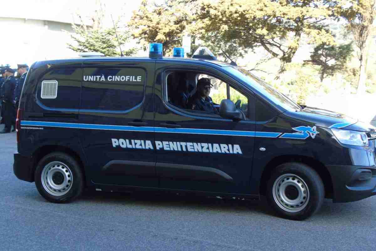 Furgone di Polizia Penitenziaria