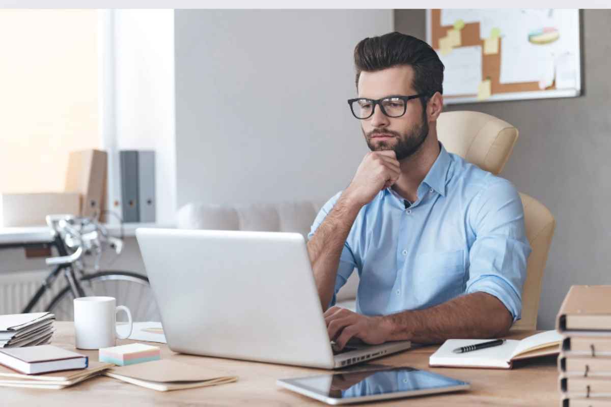 lavoro ufficio uomo