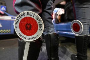 Polizia stradale: posto di blocco