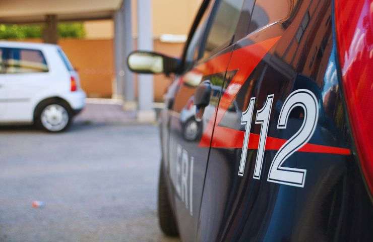 l'auto dei carabinieri