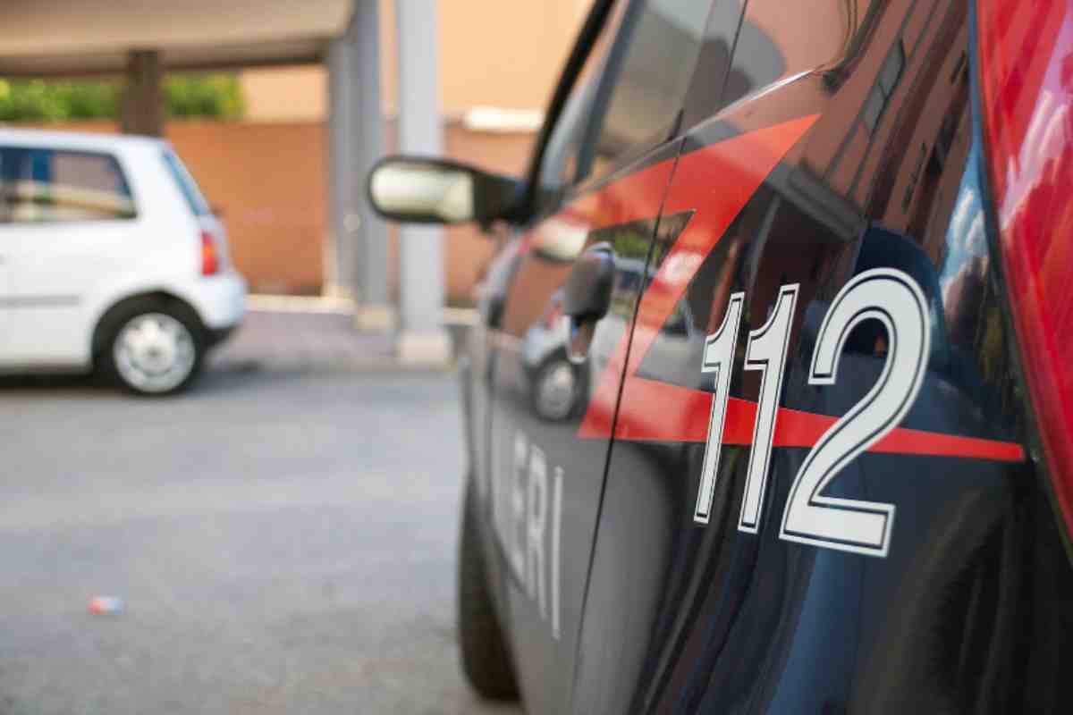 carabinieri auto